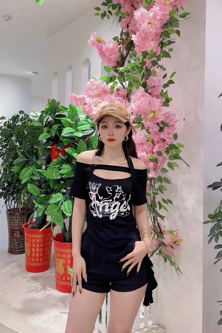 羊小姐家 一字肩辣妹挂脖特色短袖t恤上衣