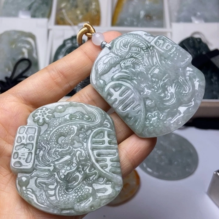 颈饰未镶嵌翡翠翡翠