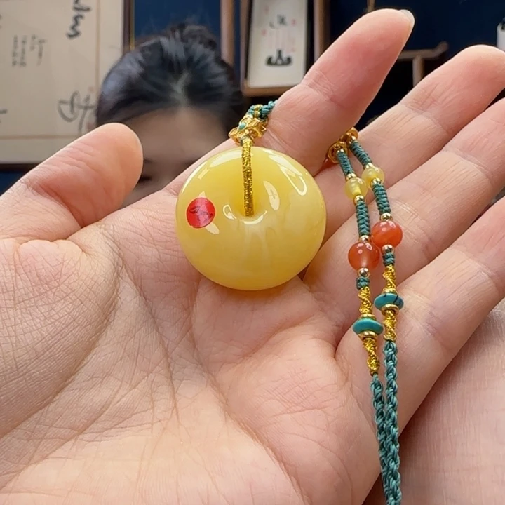 蜜蜡吊坠(赠链)未镶嵌