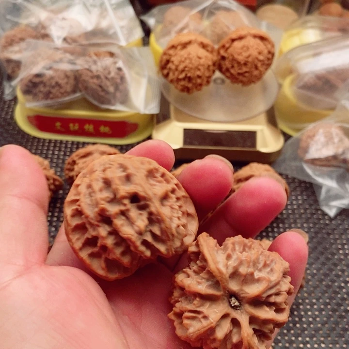 残***雨吊坠文玩核桃狮子
