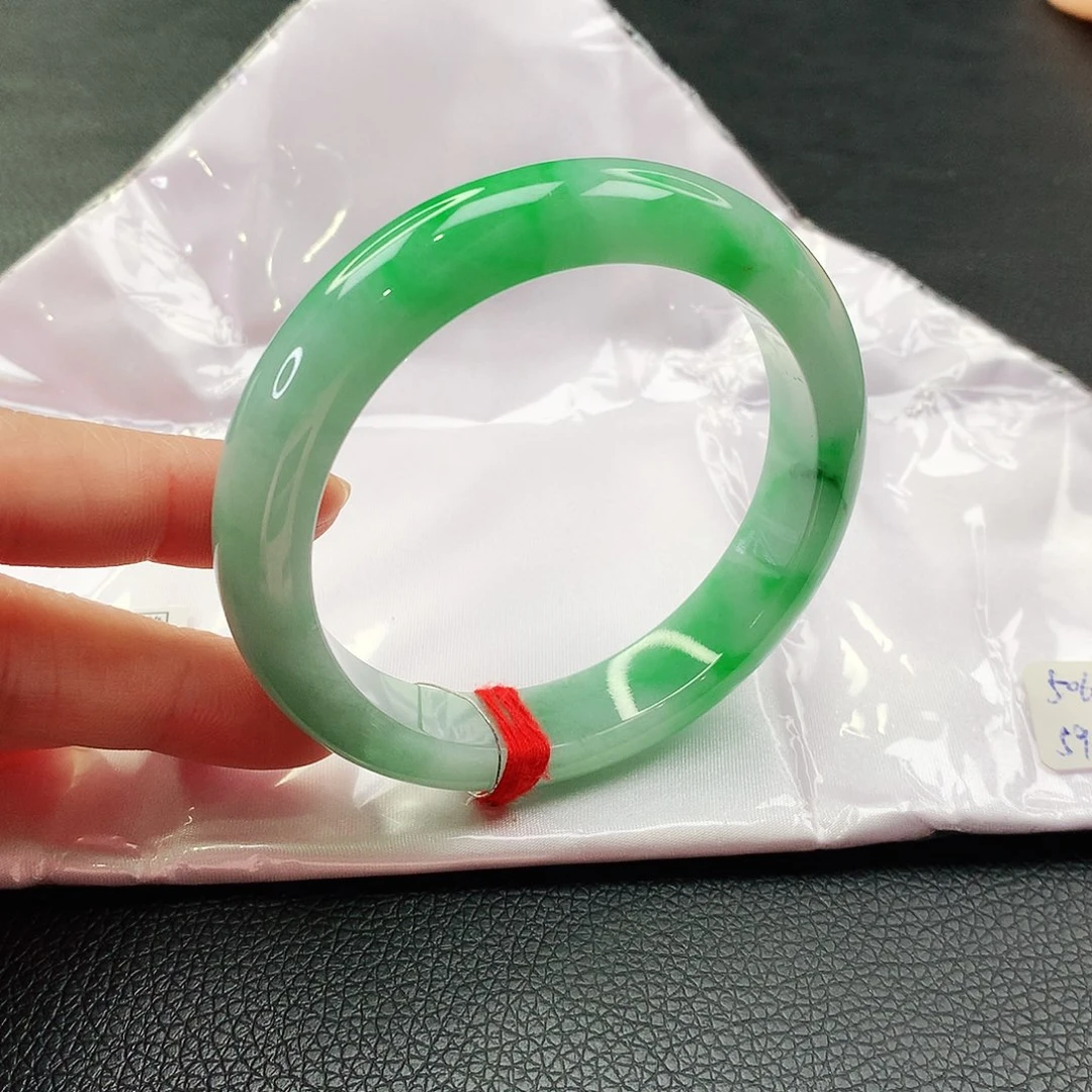 未镶嵌手镯翡翠缅甸翡翠手镯