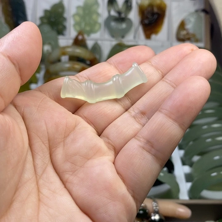 蛇纹石玉吊坠(不含链)未镶嵌