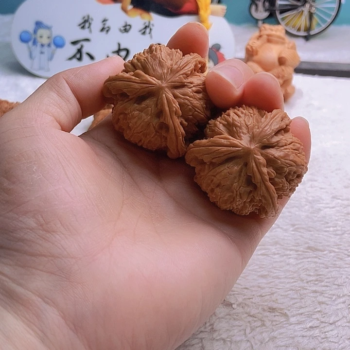 把件文玩核桃G****?三棱