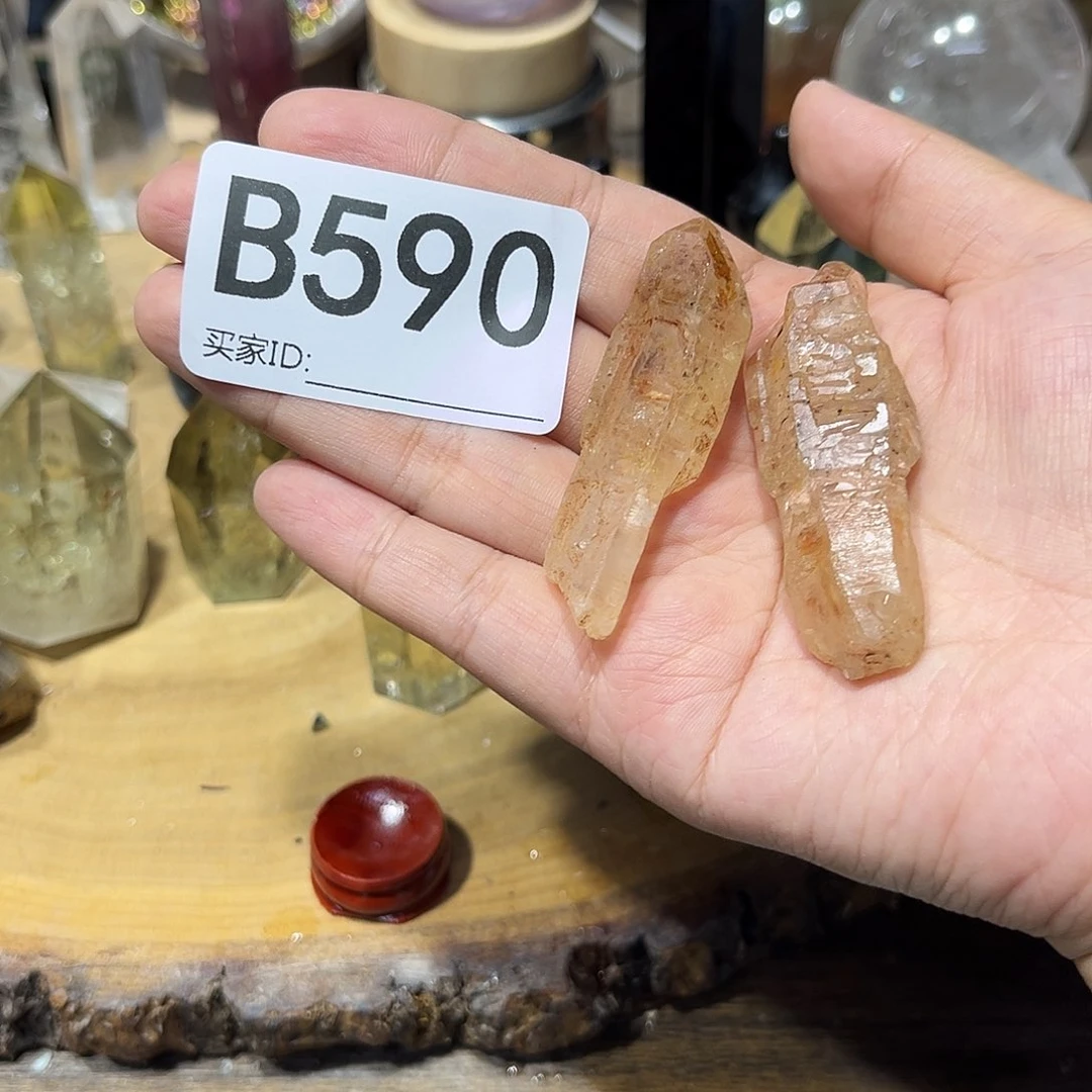 水晶珠宝半成品未镶嵌多样性发两个微瑕