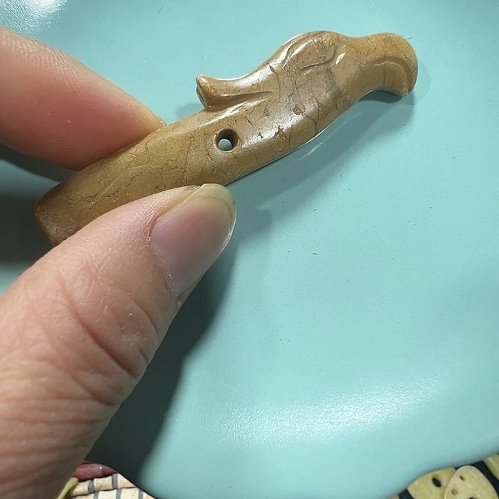 透闪石质玉未镶嵌挂件