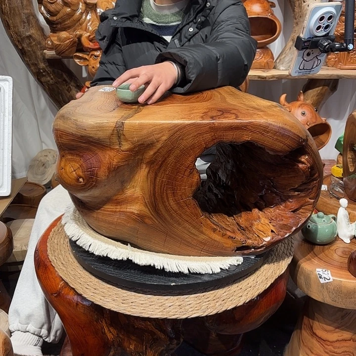 香樟木香樟木根雕凳子一物一拍编号173长45宽32高32