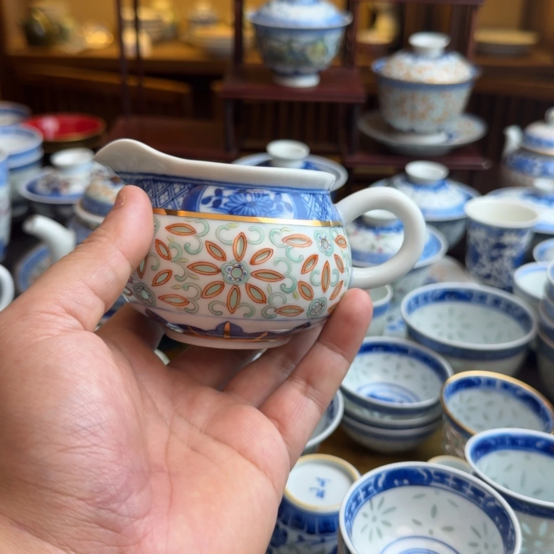 玉***行摆件景德镇陶瓷主人公道