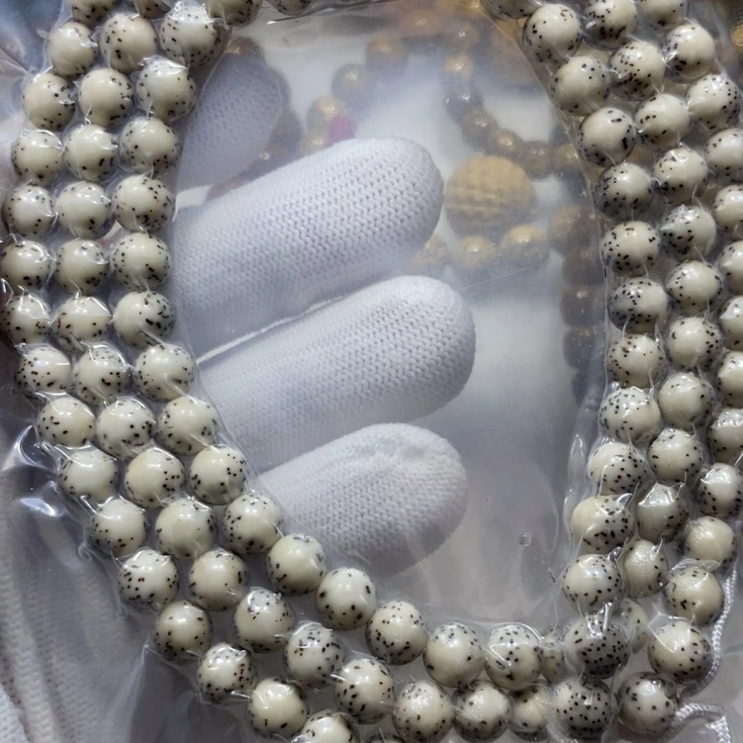 手串星月菩提骨瓷白8圆河豚