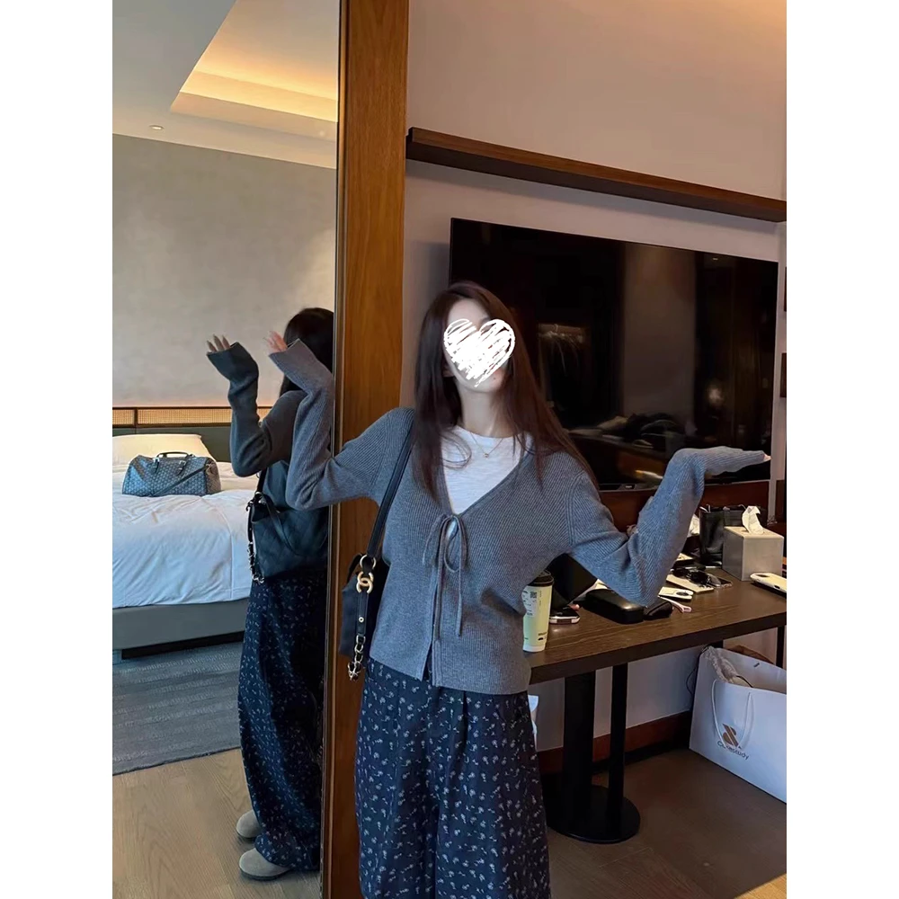 v领针织毛衣系带开衫+内搭T恤+碎花休闲裤 60539