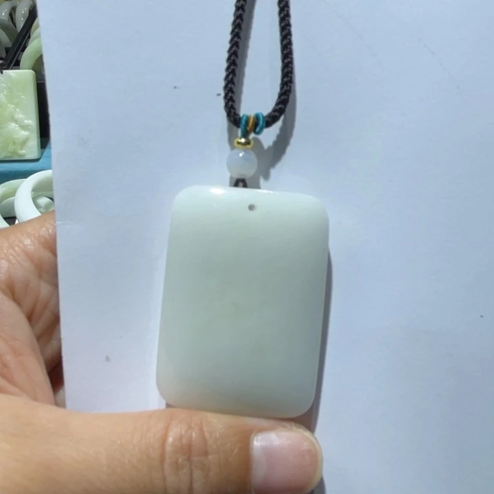 未镶嵌颈饰蓝田玉（蛇纹石化大理石玉）轻****7