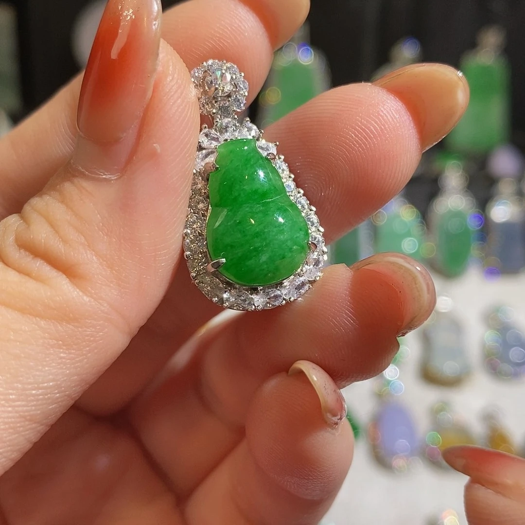 翡翠颈饰银S925镶嵌天然翡翠