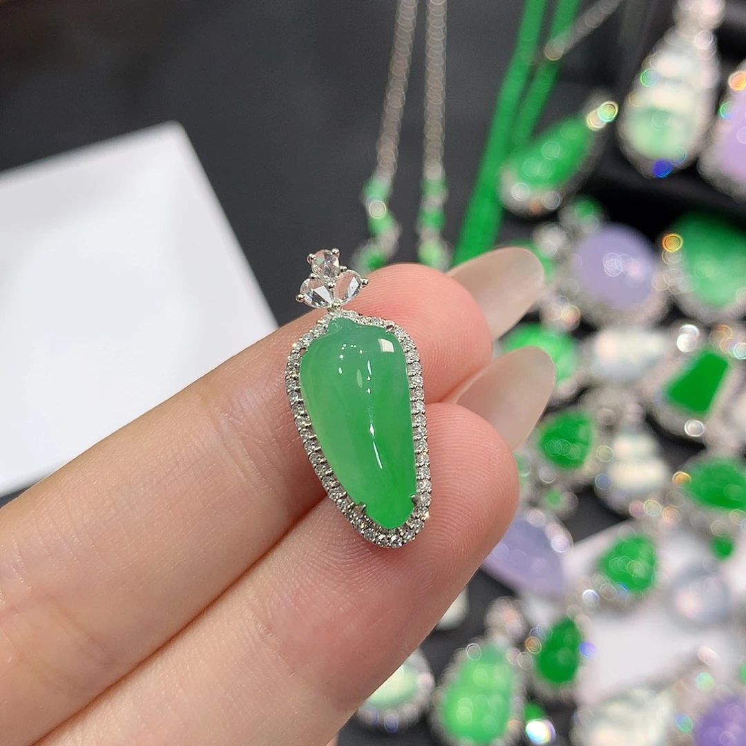 翡翠18K金镶嵌颈饰冰种甜绿飘翠福瓜 48小时鉴赏期
