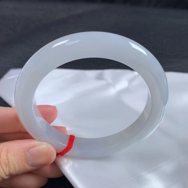 翡翠未镶嵌手镯