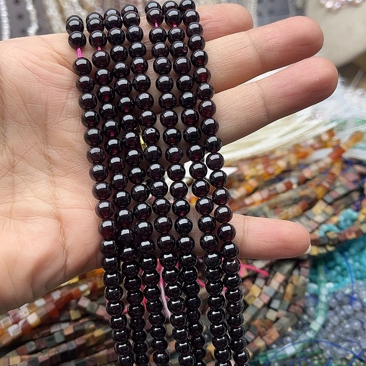 玛瑙/玉髓未镶嵌珠宝半成品一条6mm左右石榴石