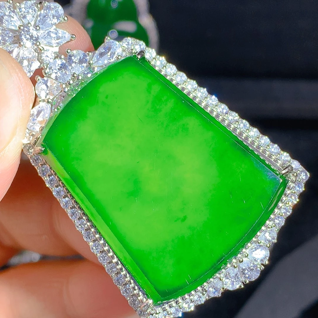 翡翠颈饰银S925镶嵌吊坠