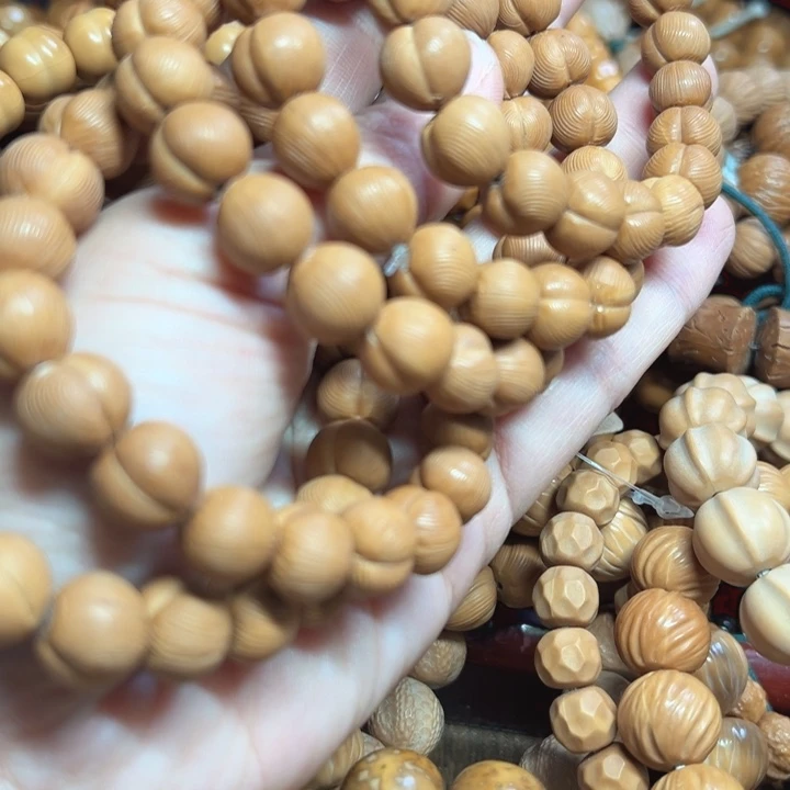 10左右拉丝桃桃微瑕手串