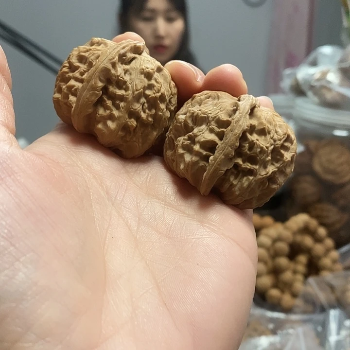 文玩核桃把件38白狮子油