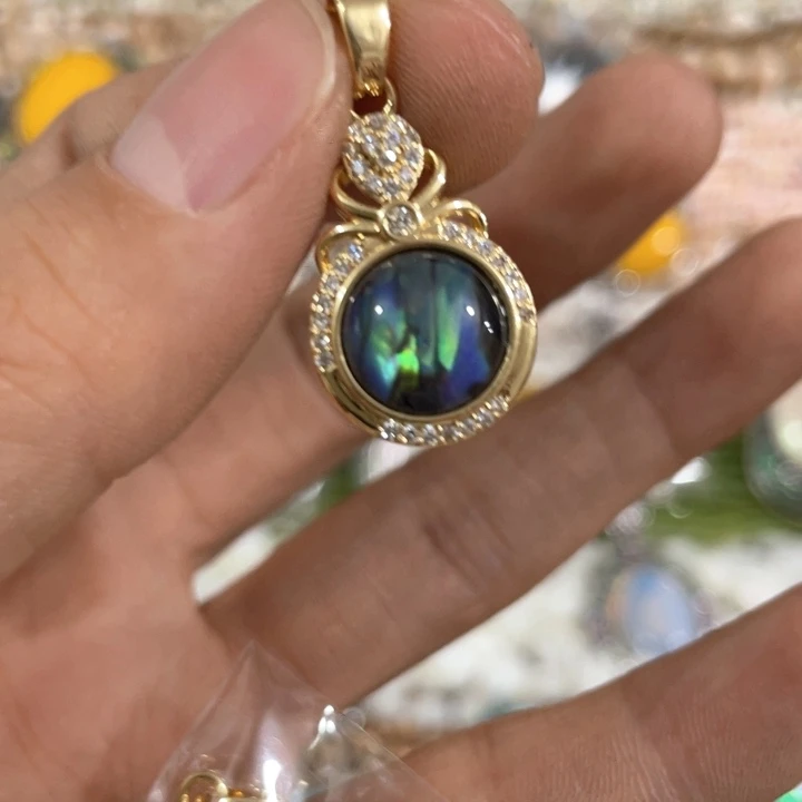 贝壳非金属一个小号圆形吊坠