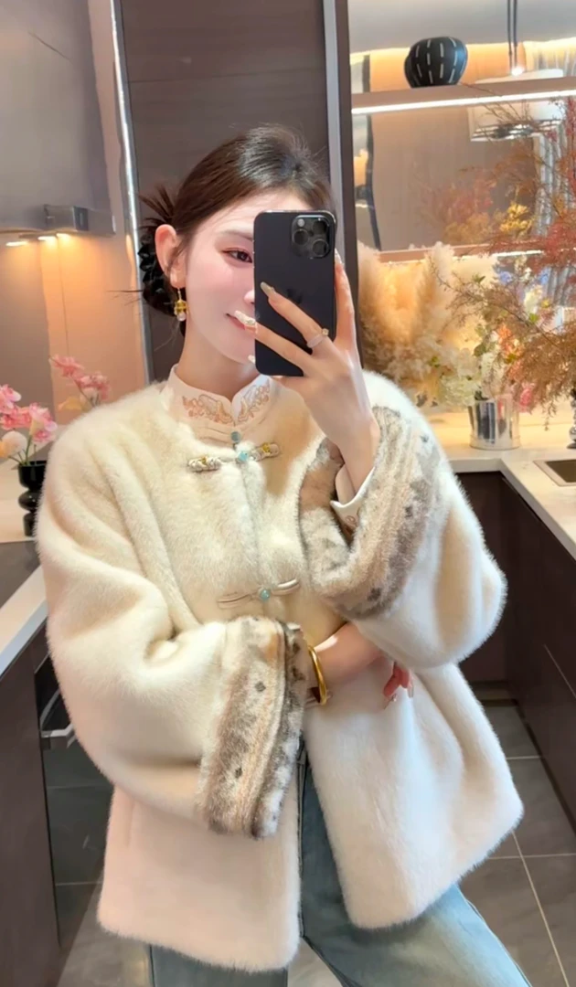 周粥铭顺-【玉锦】2025新款皮绒一体气质时尚百搭外套JJD4WT8167