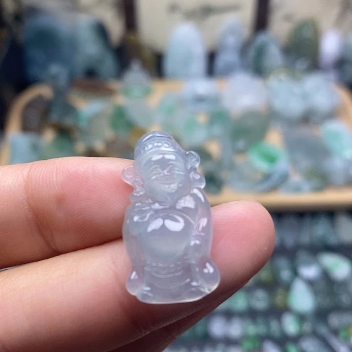 翡翠未镶嵌颈饰财爷爷