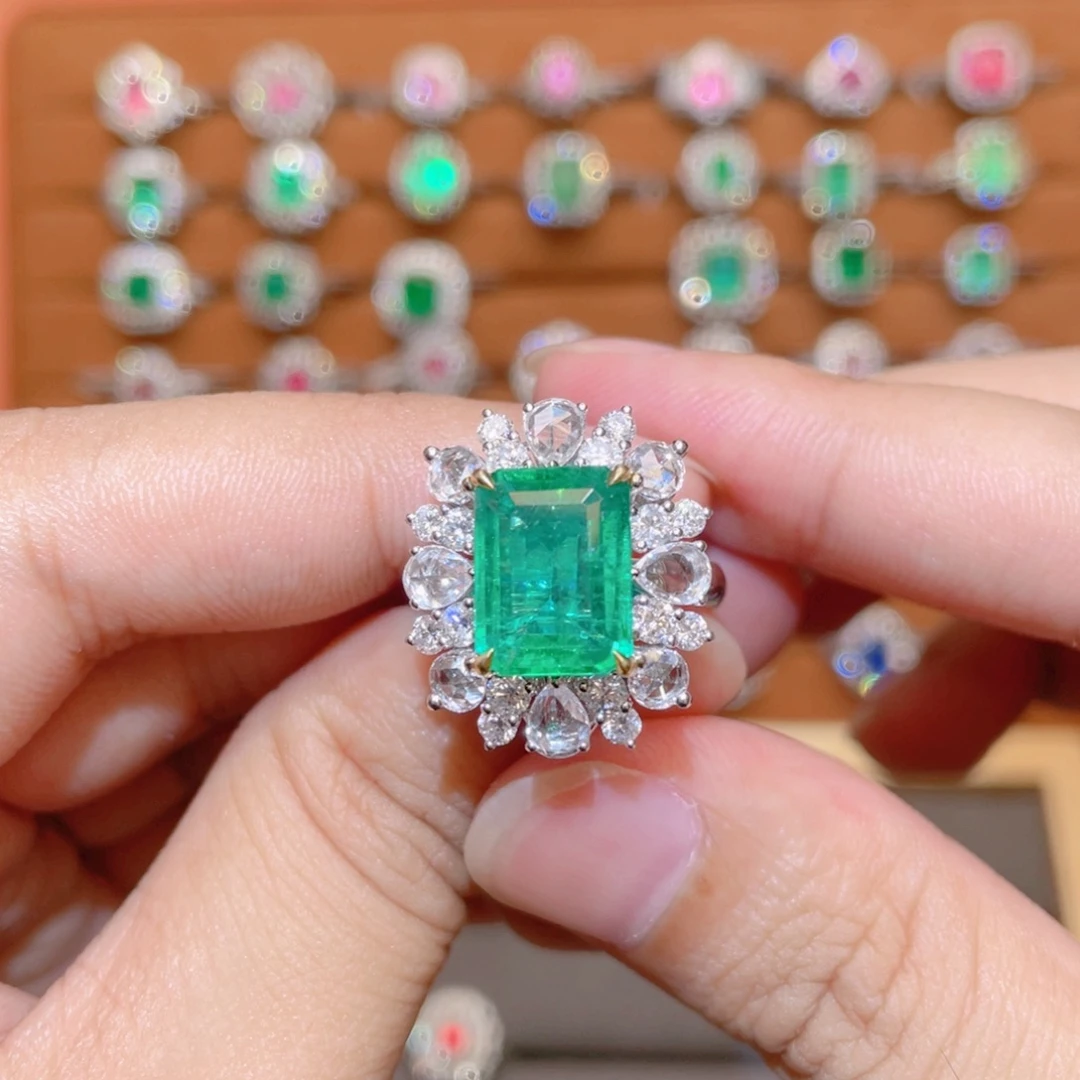 18K金镶嵌戒指祖母绿4.55ct 两用