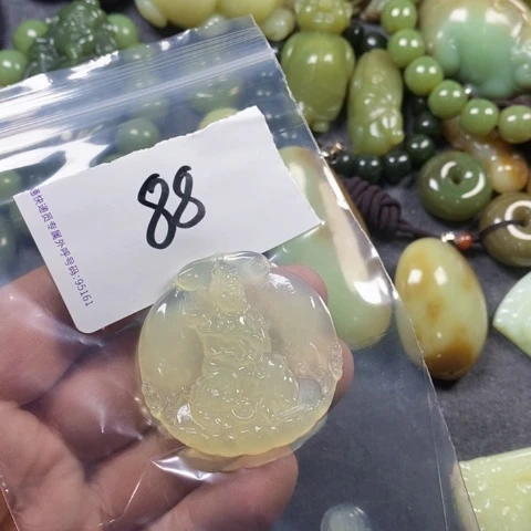 未镶嵌蛇纹石玉手链右*钉