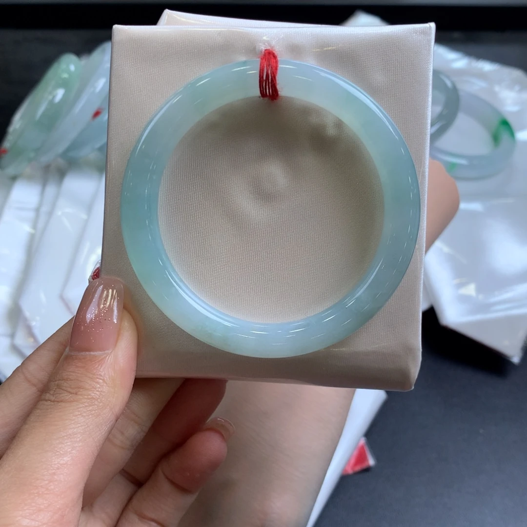 翡翠未镶嵌手镯52圈口