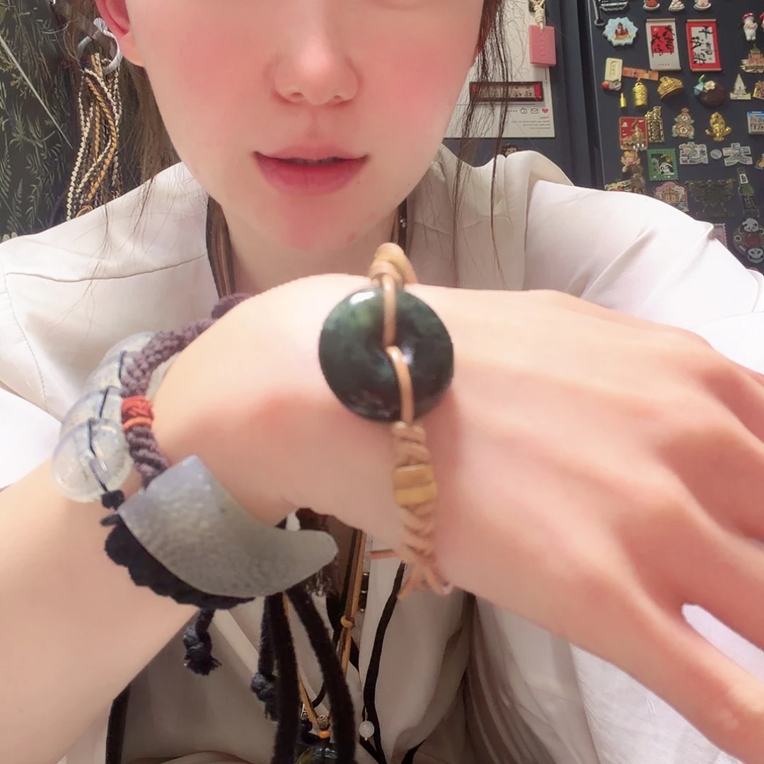 岫玉未镶嵌平安扣