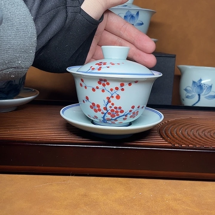 160毫升手绘红色梅花盖碗