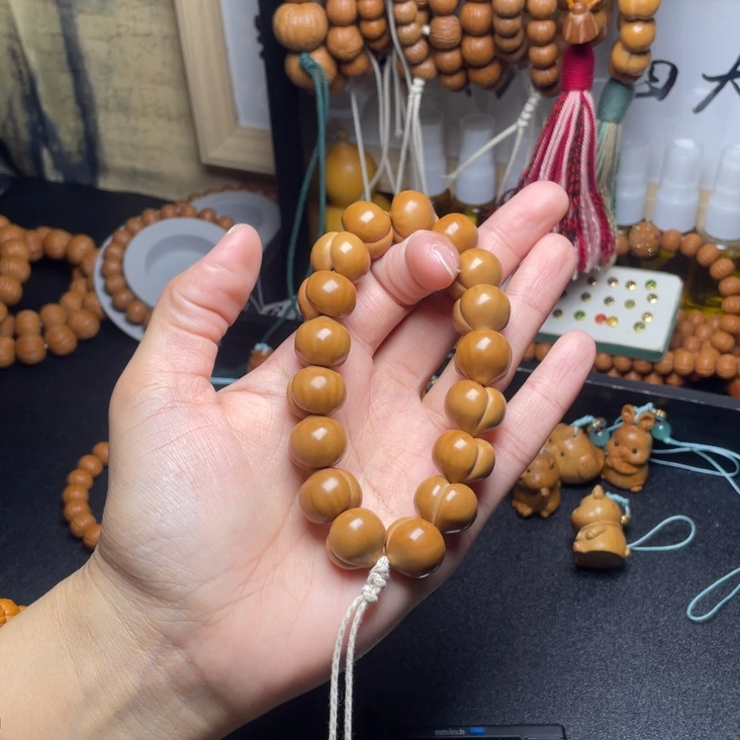 吊坠猴头核桃屁桃手工