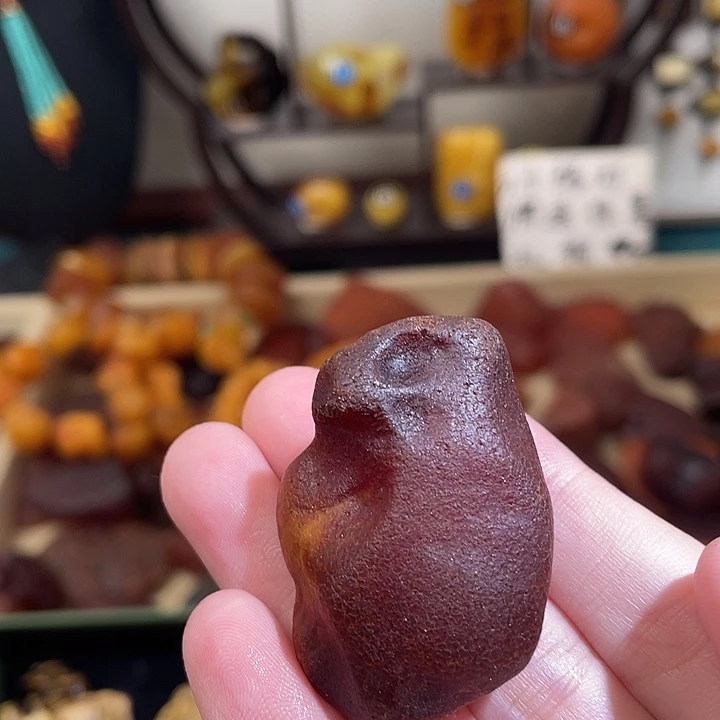 琥珀未镶嵌珠宝奇石吊坠