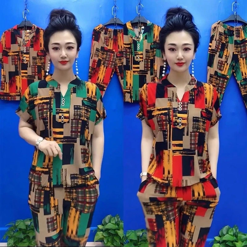 2025年夏季新款中老年女短袖八分裤俩件套宽松凉爽舒适款妈妈套装