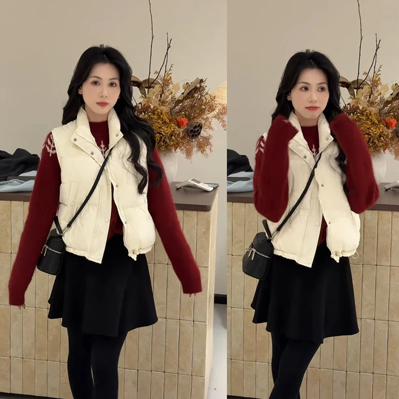 温柔系穿搭女2025新款时尚针织上衣棉服马甲显瘦百搭短裙三件套