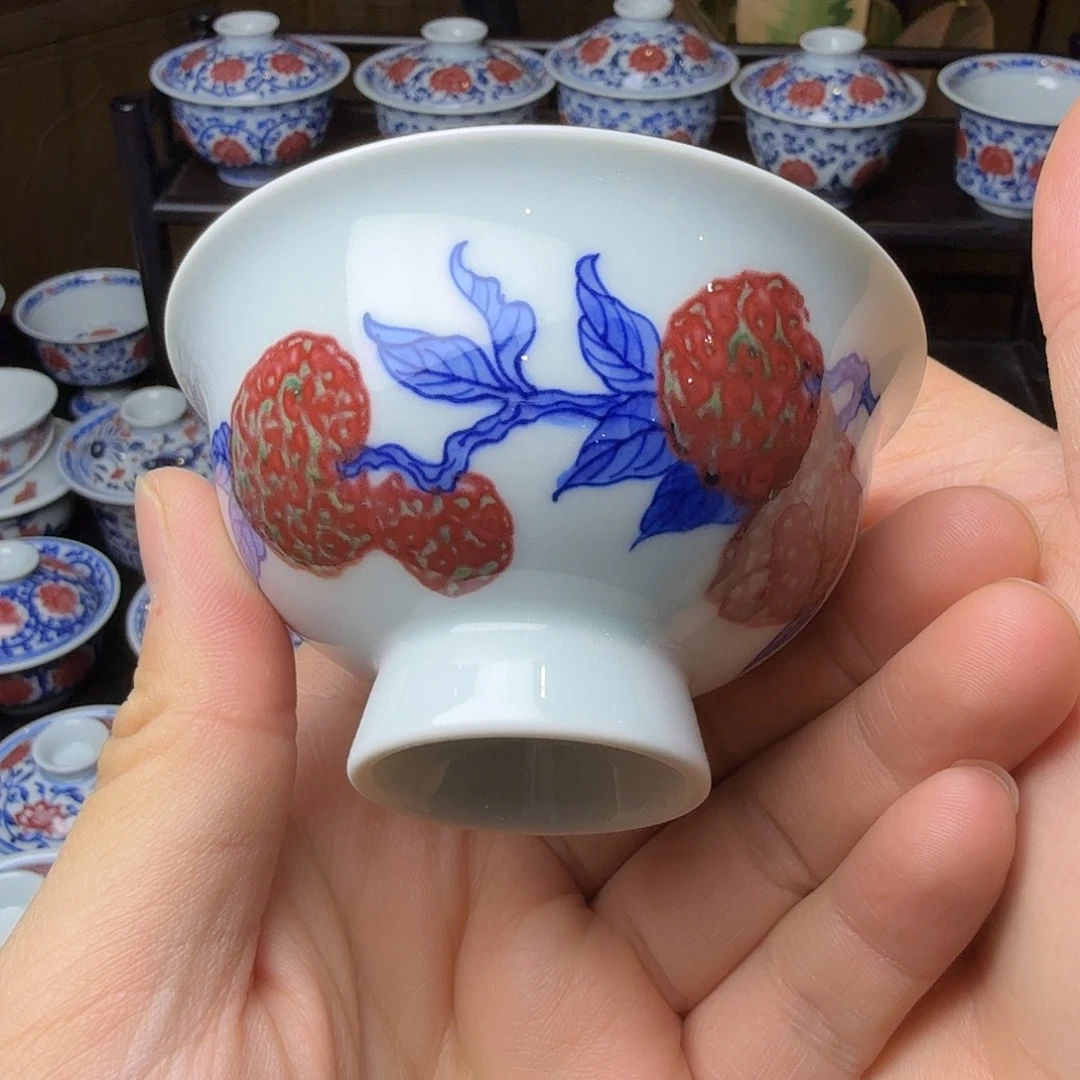 青花釉里红荔枝高足杯