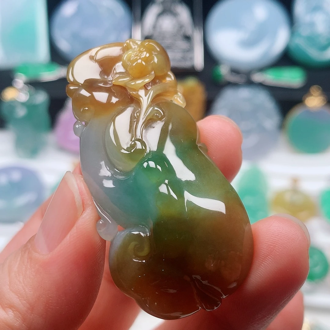 翡翠颈饰未镶嵌特色如意