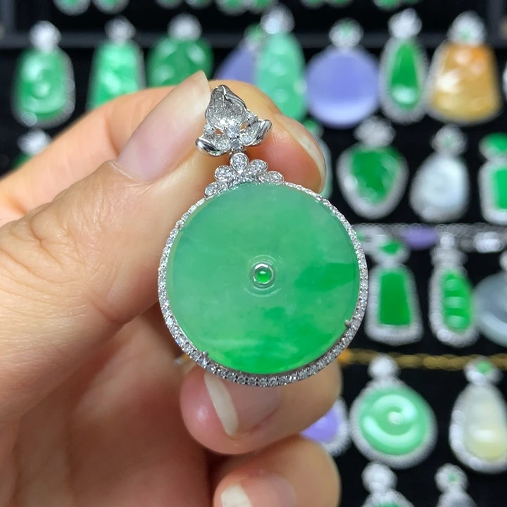 【闪购商品】翡翠18K金镶嵌颈饰吊坠