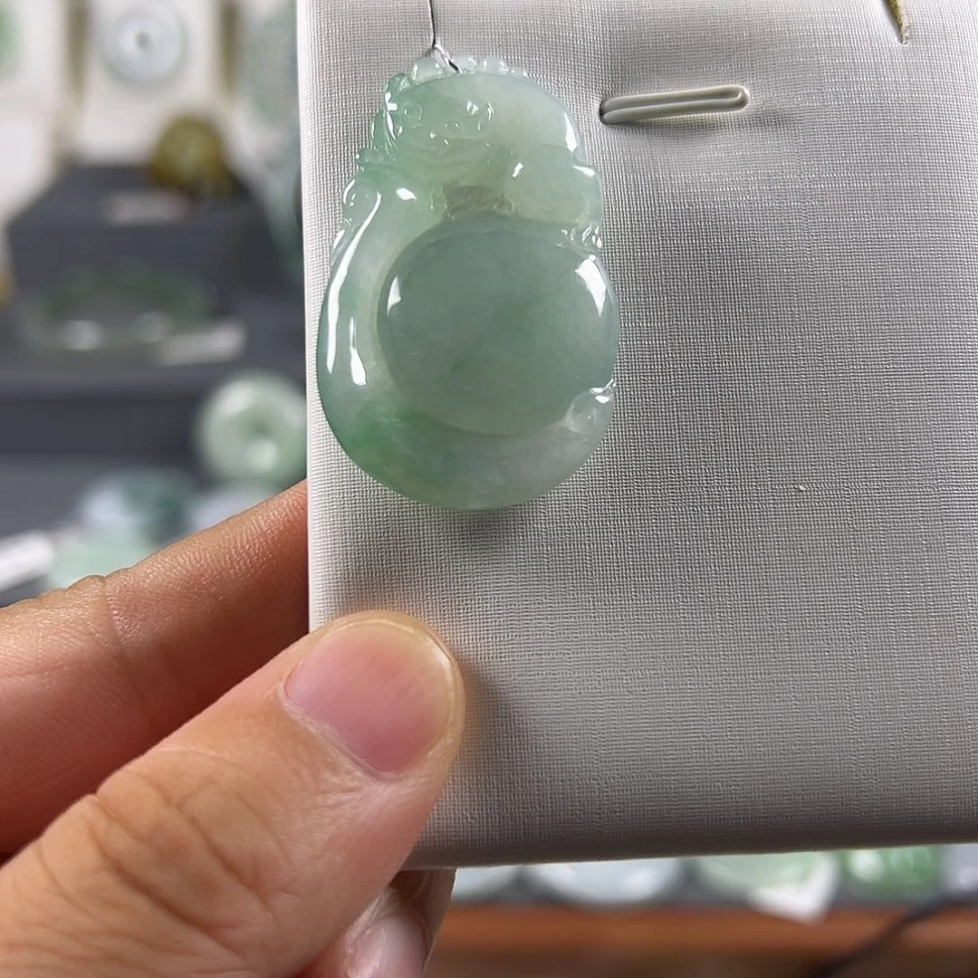翡翠未镶嵌颈饰翡翠挂件