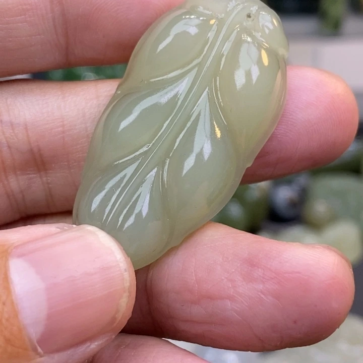 希***望和田玉未镶嵌颈饰