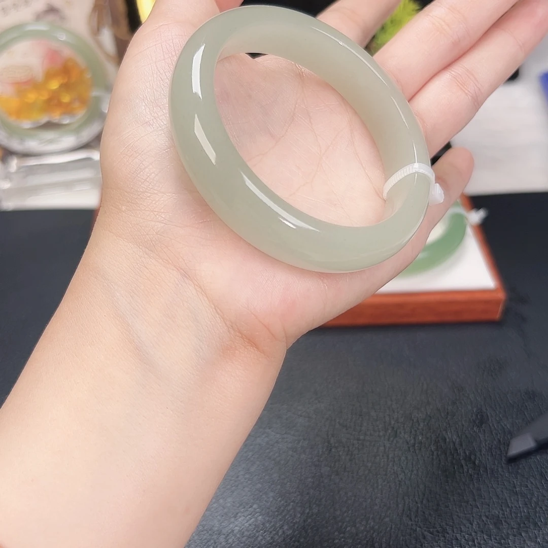 东陵石未镶嵌手镯