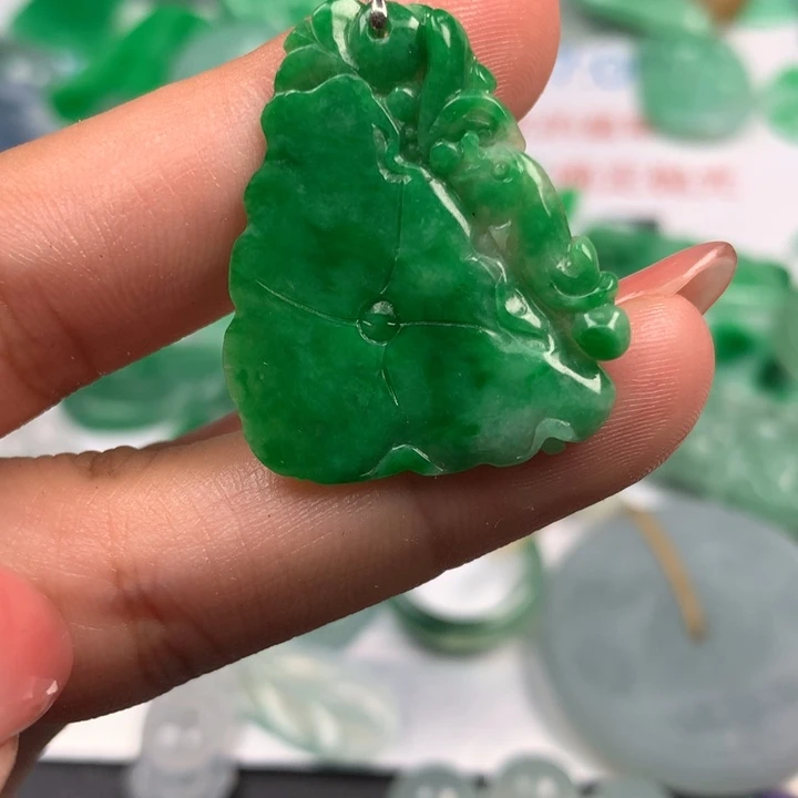 竹***子翡翠未镶嵌颈饰翡翠