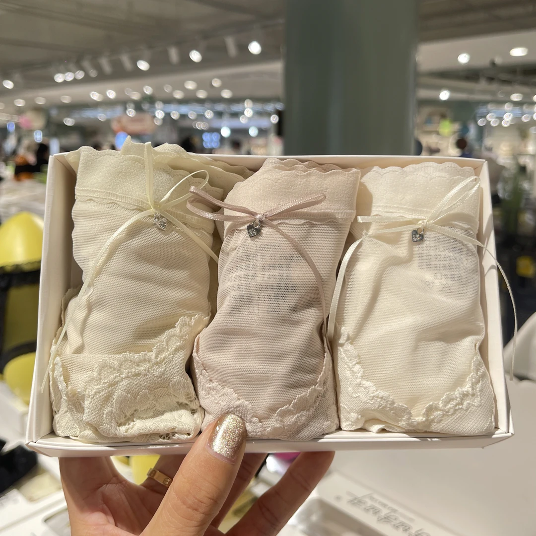 蕾丝织舞 中腰蕾丝拼接莫代尔女士内裤舒适柔软适合80 - 135斤