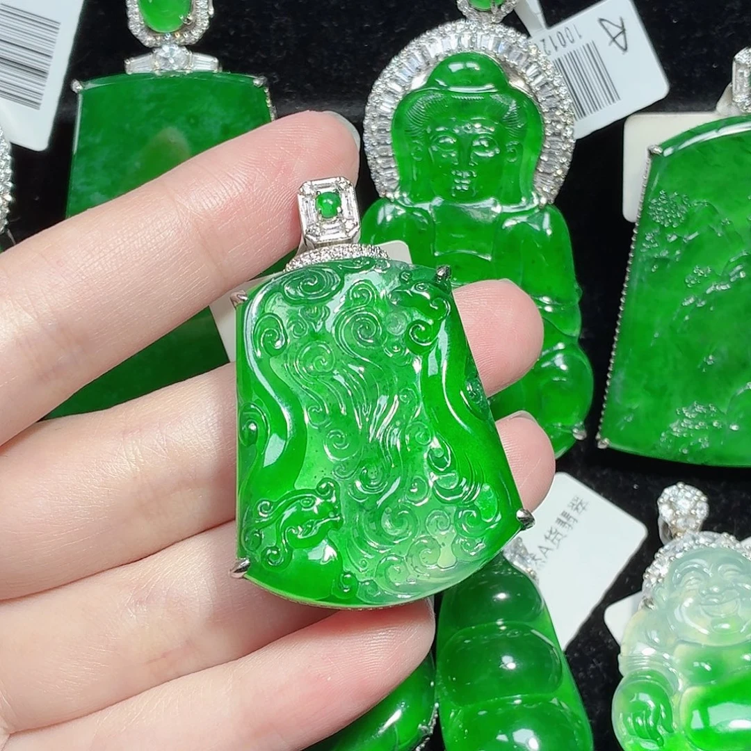 翡翠未镶嵌颈饰天然A货翡翠