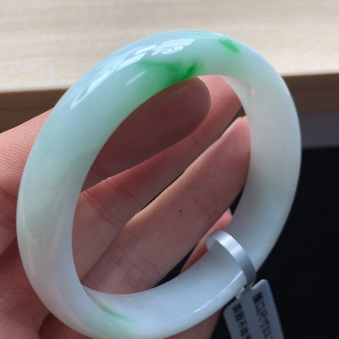 未镶嵌手镯翡翠手镯