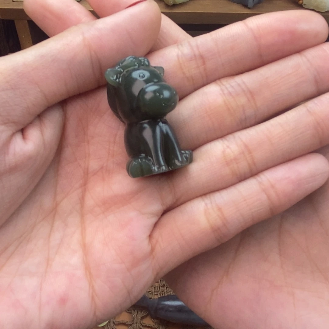 和田玉未镶嵌颈饰王*?