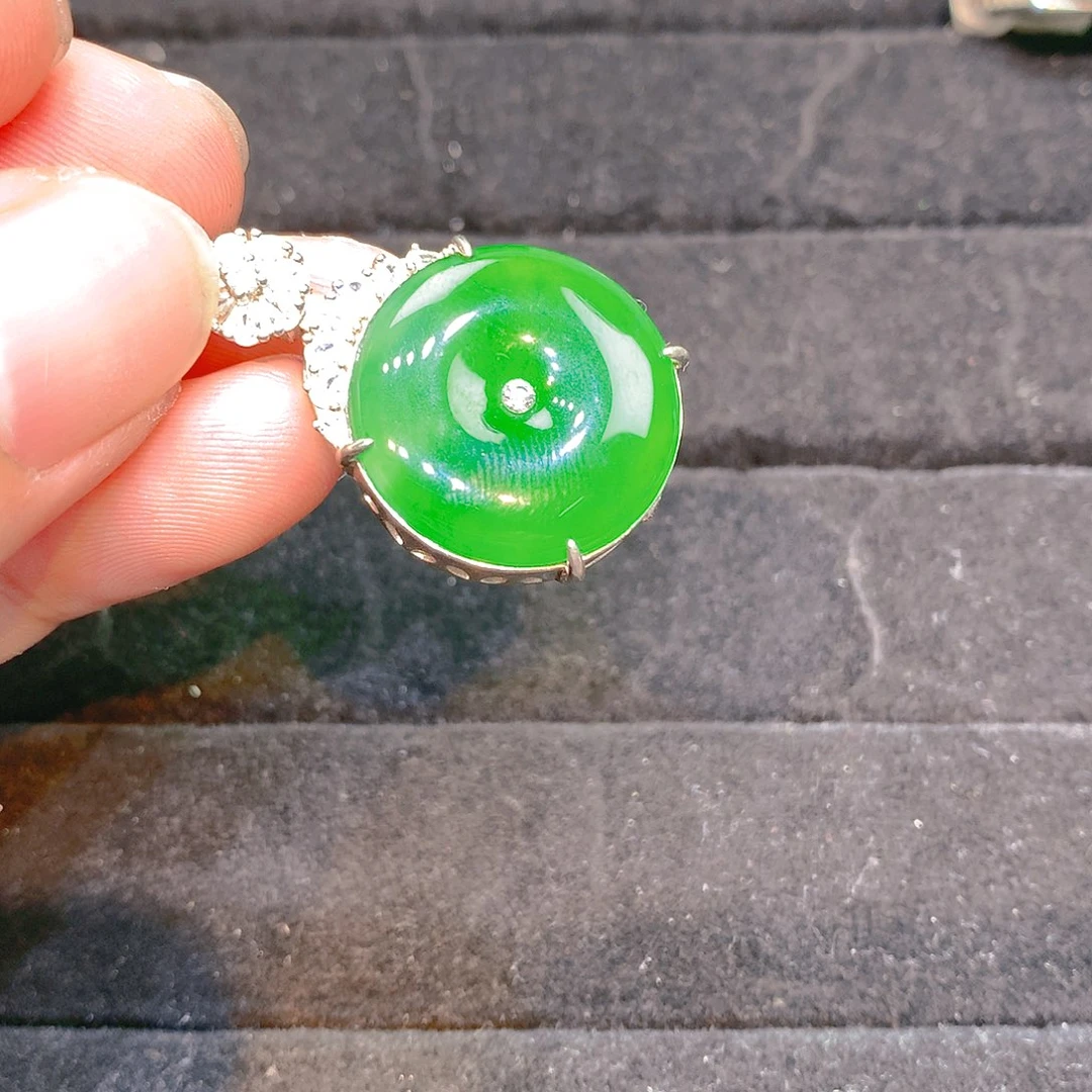 翡翠银S925镶嵌颈饰翡翠