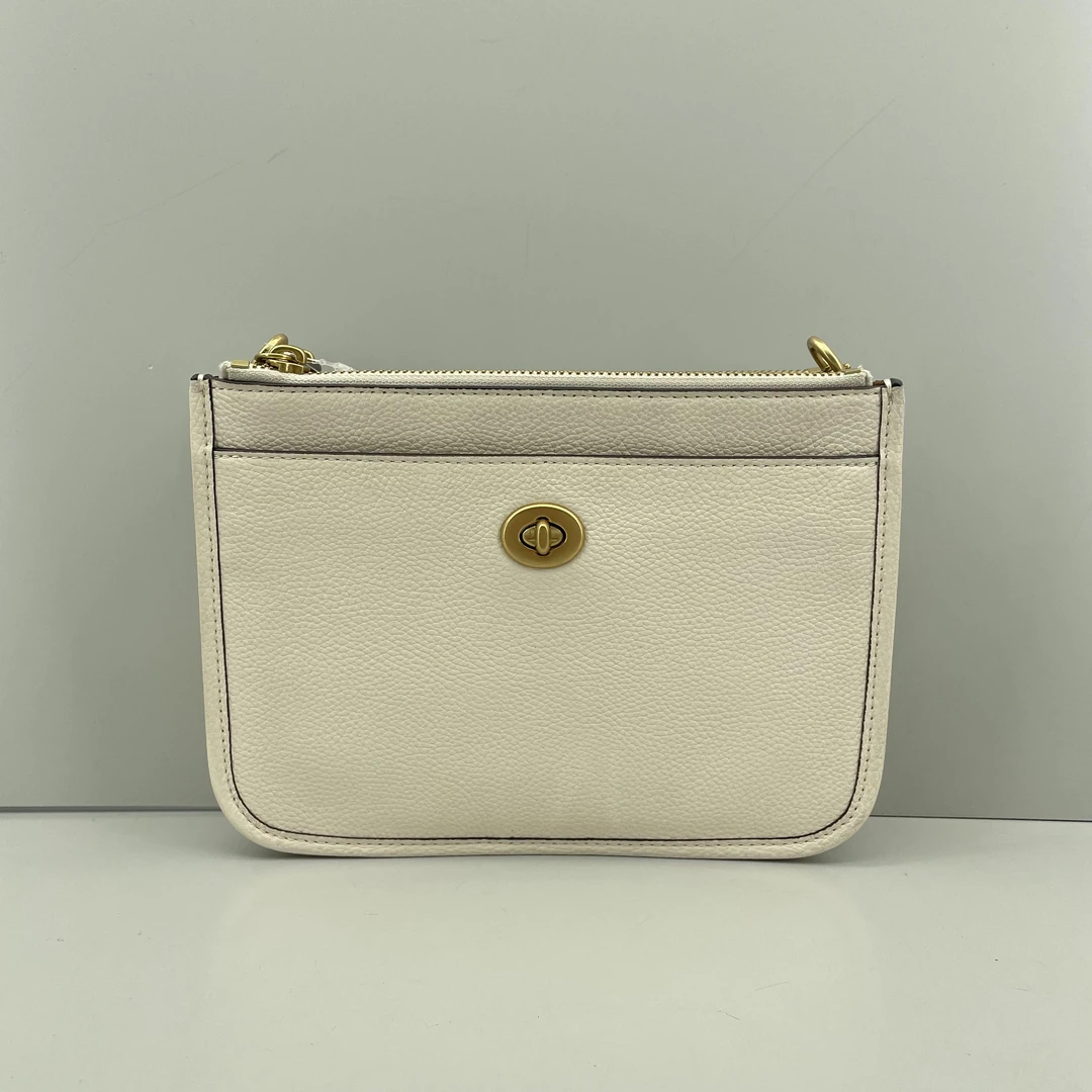 99新 COACH/蔻驰 白色小号斜挎包22*16*3cmE010804