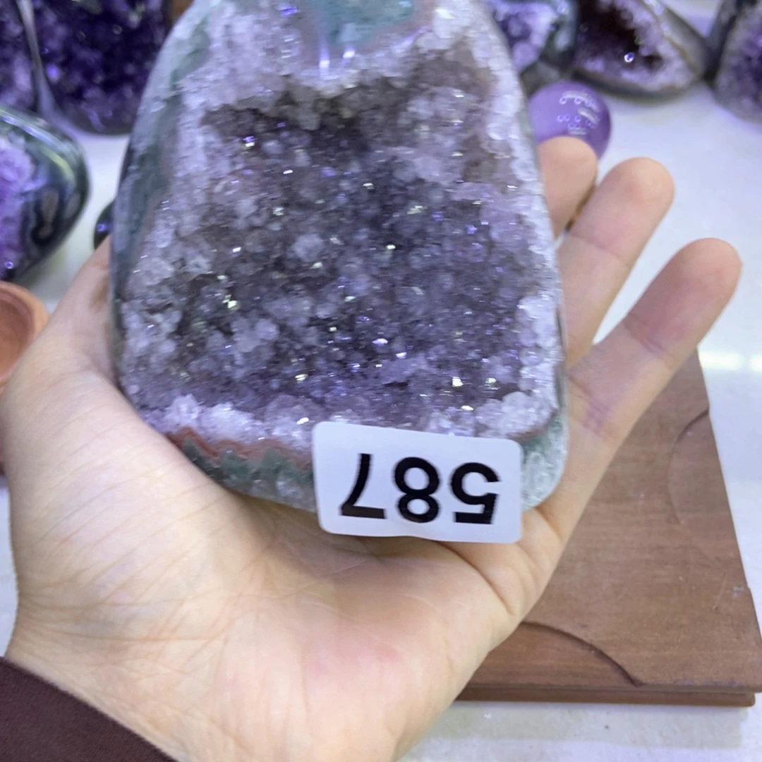 紫晶未镶嵌大型摆件（非配饰）