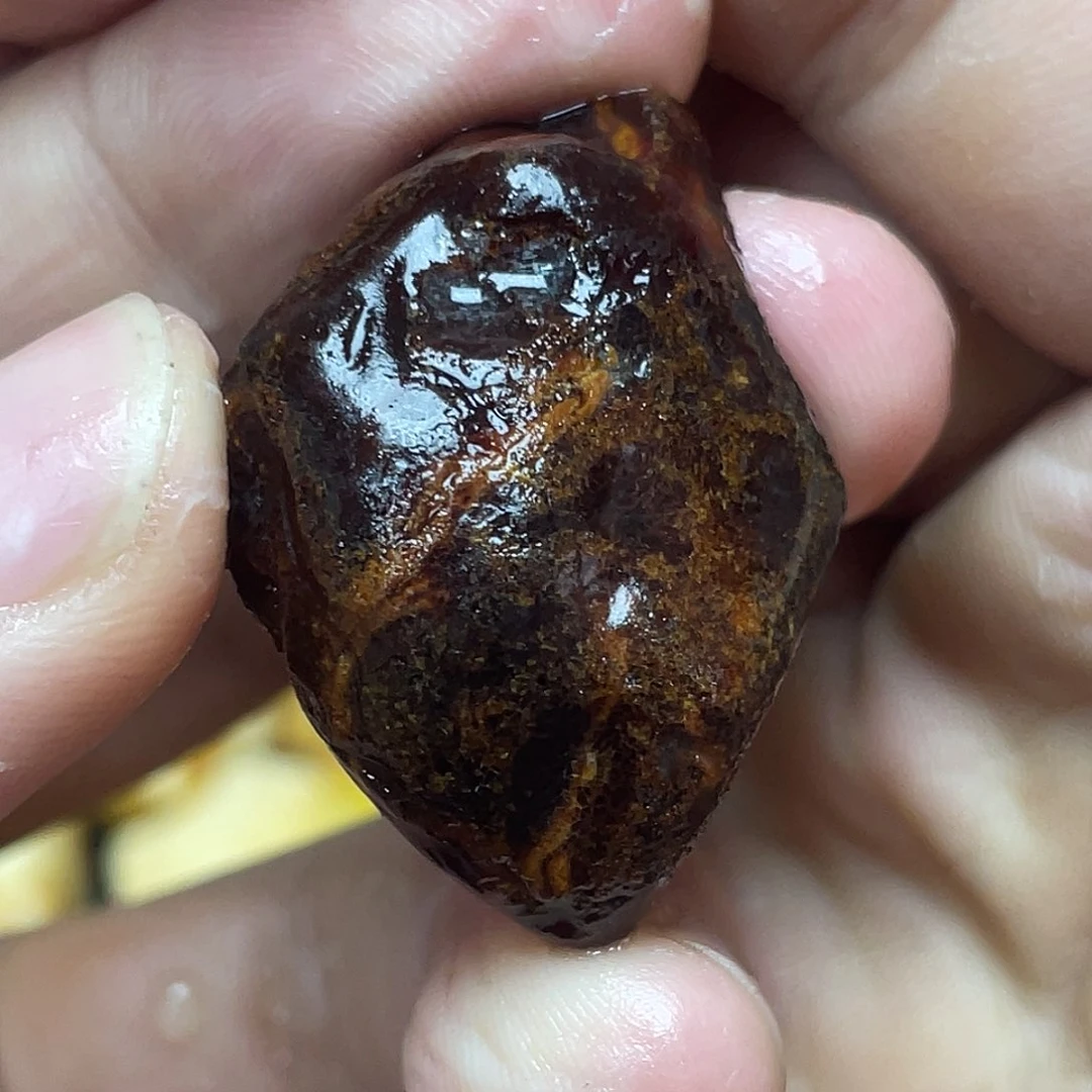 未镶嵌定制琥珀黑***光