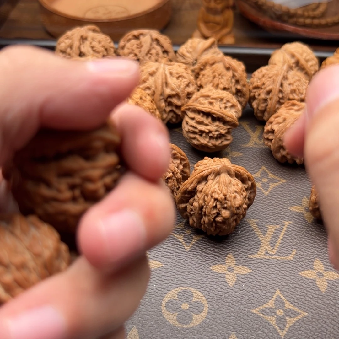 雪***纷吊坠文玩核桃楼子