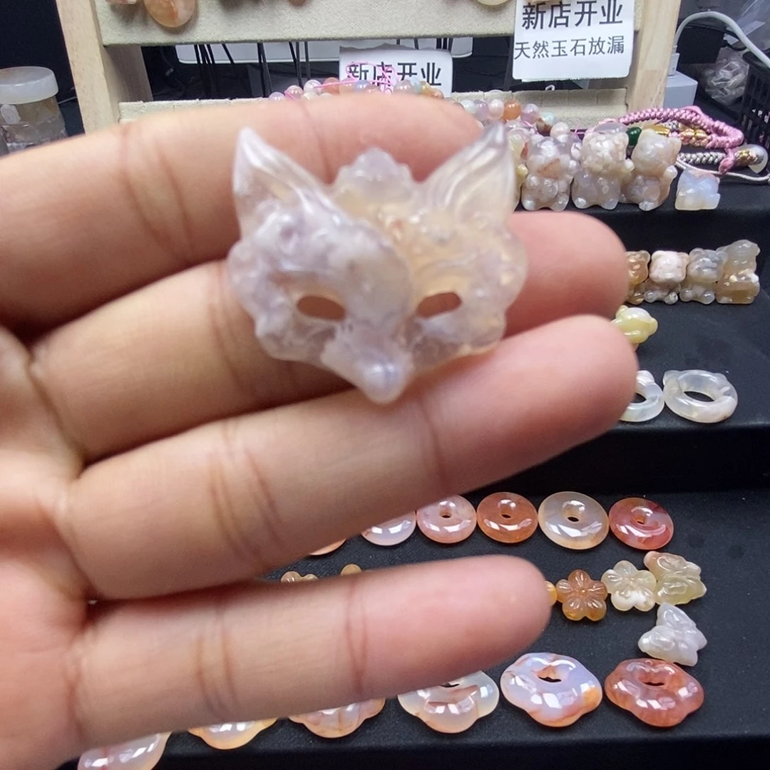 石英质玉颈饰未镶嵌